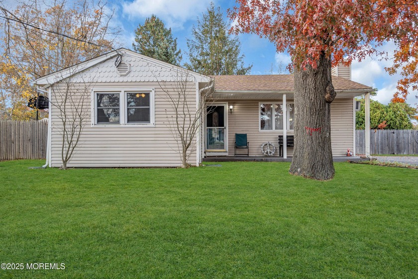 INVITING 3 BEDROOM 1 BATH RANCH ON A CORNER LOT IN THE PINE LAKE - Beach Home for sale in Toms River, New Jersey on Beachhouse.com
