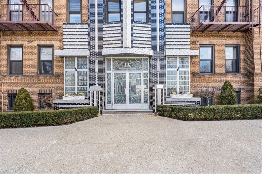 Turn key 1 bedroom coop in prime Bay Ridge!
This meticulously - Beach Home for sale in Brooklyn, New York on Beachhouse.com