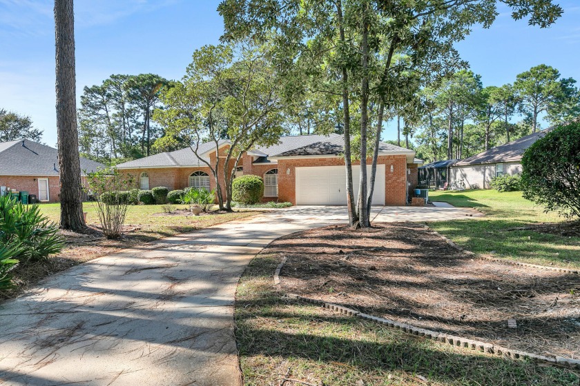 Beautiful, large ranch brick home on a peaceful .57 acre golf - Beach Home for sale in Niceville, Florida on Beachhouse.com