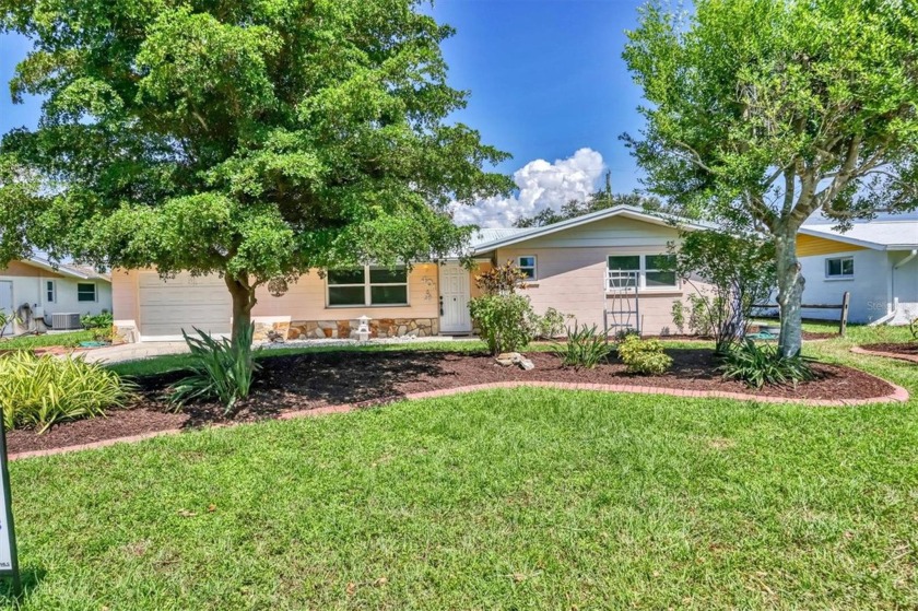 Nested in the heart of Venice, Florida, this well maintained - Beach Home for sale in Venice, Florida on Beachhouse.com