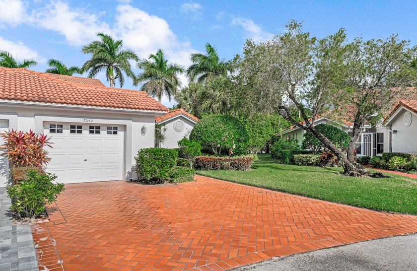 This super clean villa offers a comfortable & inviting space to - Beach Home for sale in Boynton Beach, Florida on Beachhouse.com