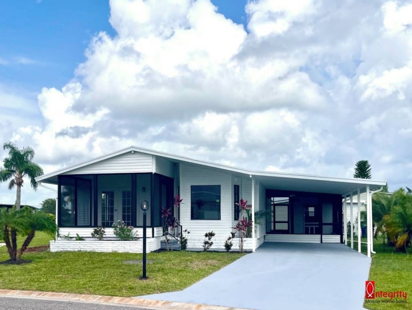GORGEOUS REMODEL! FURNISHED & MOVE-IN-READY! 4212LongLakeWay - Beach Home for sale in Ellenton, Florida on Beachhouse.com