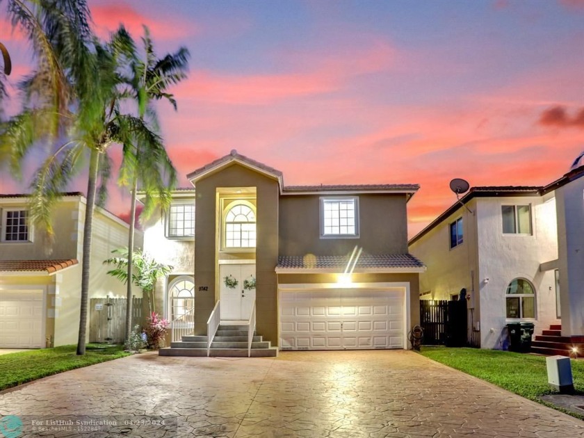 This stunning two-story single-family home features 4 bedrooms - Beach Home for sale in Cutler Bay, Florida on Beachhouse.com
