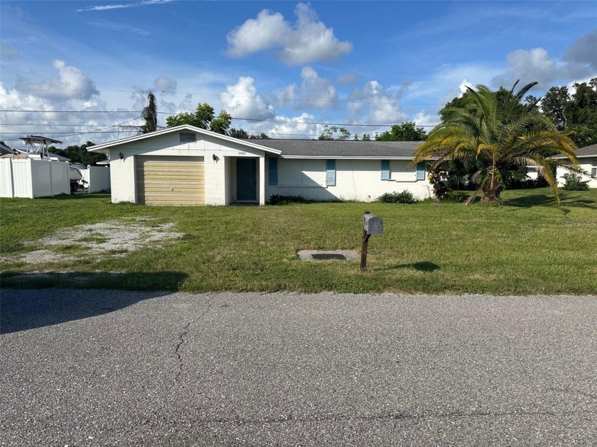 HANDYMAN SPECIAL IN SOUTH VENICE, FL! This home has great bones - Beach Home for sale in Venice, Florida on Beachhouse.com