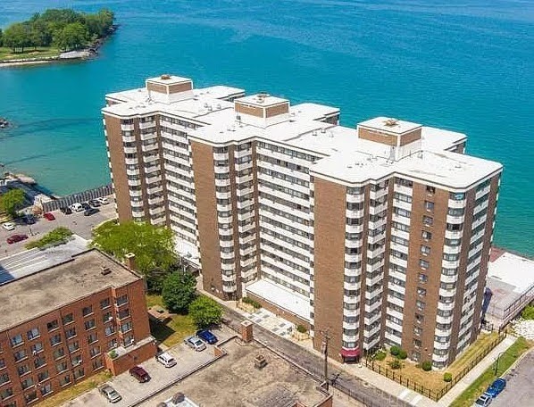 WELCOME TO YOUR BEST LIFE! - MOVE RIGHT IN to this One Bedroom - Beach Home for sale in Chicago, Illinois on Beachhouse.com