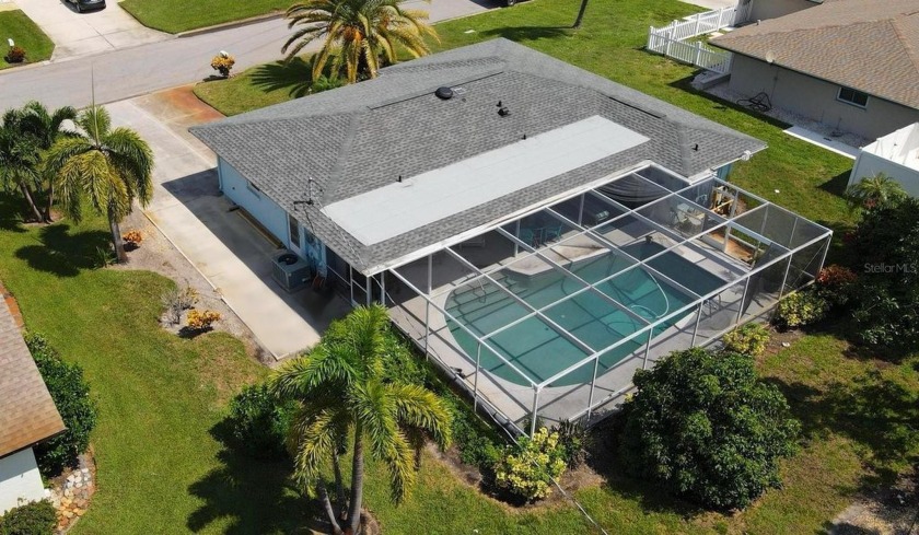 Welcome to Paradise! BACK ON THE MARKET with a BRAND NEW ROOF! 
 - Beach Home for sale in Venice, Florida on Beachhouse.com