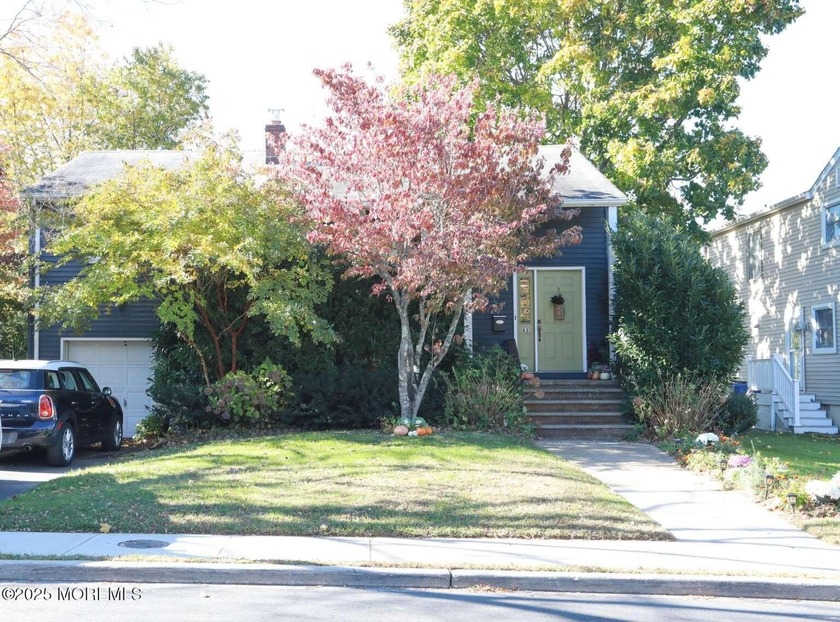 Welcome to Fair Haven! 'Move right in', or go ahead and 'make it - Beach Home for sale in Fair Haven, New Jersey on Beachhouse.com