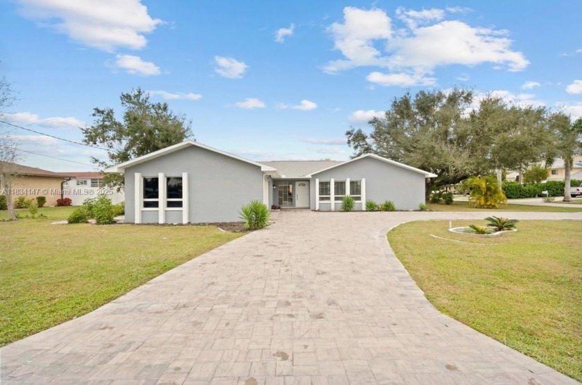 Stunning house with direct ocean access to the Gulf, free of any - Beach Home for sale in Cape Coral, Florida on Beachhouse.com