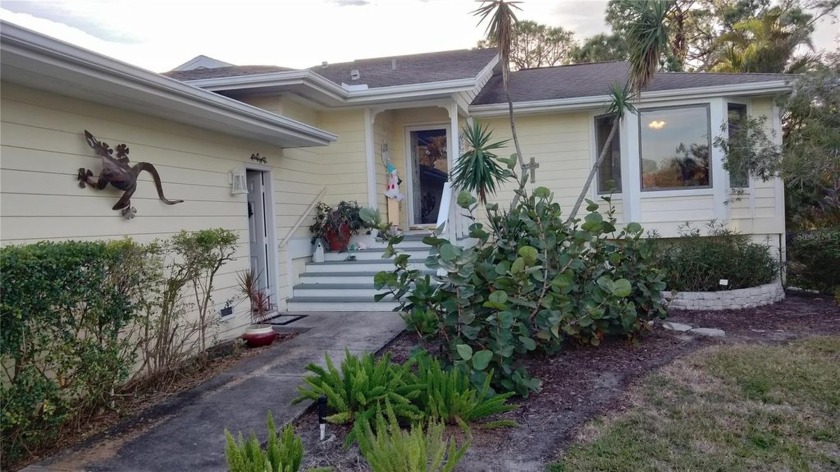 Under contract-accepting backup offers. Resort Lifestyle in park - Beach Home for sale in Tarpon Springs, Florida on Beachhouse.com