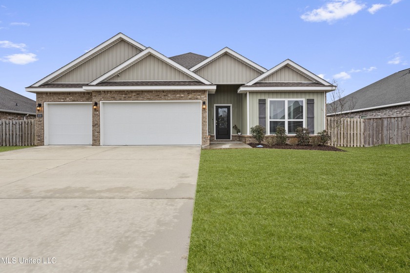 ASSUMABLE 3.5% RATE VA LOAN! This well-kept DR Horton Destin - Beach Home for sale in Long Beach, Mississippi on Beachhouse.com