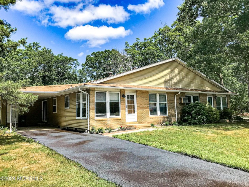 Terrific 2 bedroom model with complete makeover in Manahawkin's - Beach Home for sale in Manahawkin, New Jersey on Beachhouse.com