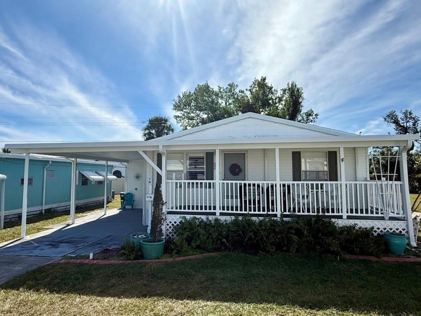 Stunning 2004 Manufactured Home in Englewood's Premier Brook 2 - Beach Home for sale in Englewood, Florida on Beachhouse.com