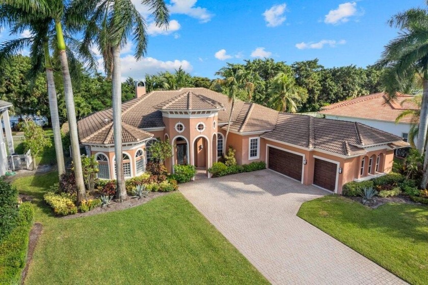 This exquisite 5-bedroom, 4.5-bathroom home is located in the - Beach Home for sale in Wellington, Florida on Beachhouse.com