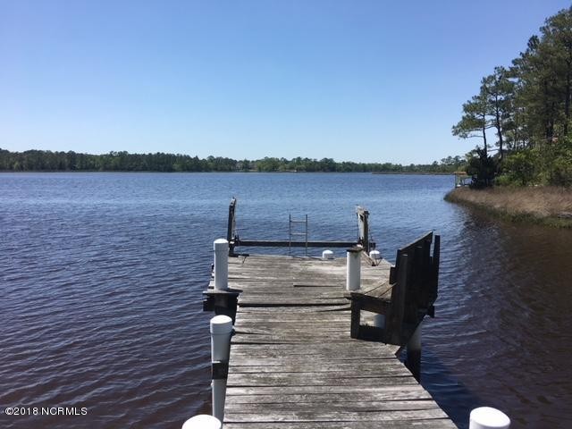 Enjoy the serenity of a secluded lot on Queens Creek with a - Beach Lot for sale in Swansboro, North Carolina on Beachhouse.com
