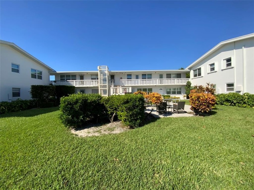 Cozy & Charming 2nd-fl 55+ condo in the lively, vibrant - Beach Condo for sale in West Palm Beach, Florida on Beachhouse.com