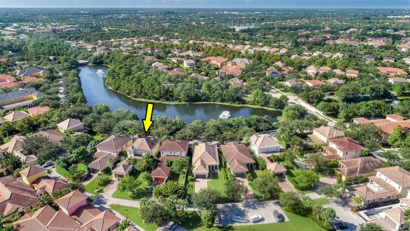 Versatile 4-bedroom, 3-bath Abacoa residence with sparkling LAKE - Beach Home for sale in Jupiter, Florida on Beachhouse.com