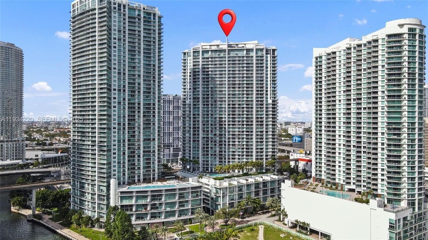 Beautiful & Luxurious 1 bedroom - 1 bath condo in the heart of - Beach Condo for sale in Miami, Florida on Beachhouse.com