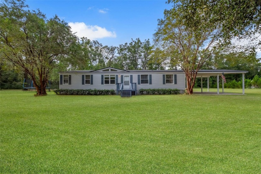 Spacious 3 bedroom, 2 bath home situated on 5 beautiful acres - Beach Home for sale in Crawfordville, Florida on Beachhouse.com