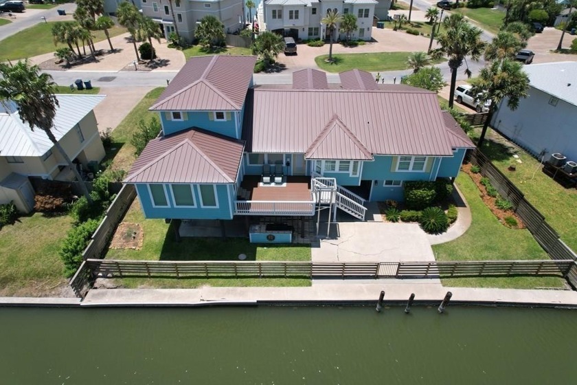 Fantastic Water Front home on Key Allegro Island with lovely - Beach Home for sale in Rockport, Texas on Beachhouse.com