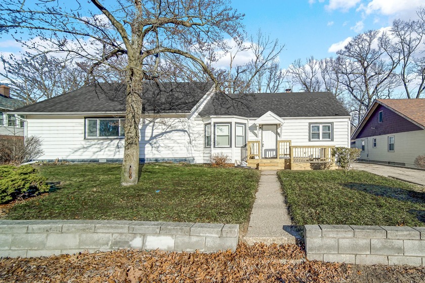 HUGE PRICE IMPROVEMENT! Welcome to your beautifully refreshed 3 - Beach Home for sale in Michigan City, Indiana on Beachhouse.com