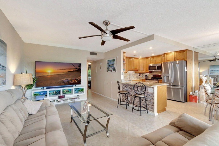 BEAUTIFUL UPDATED 2/2 WALKING DISTANCE TO THE HOUSE OF WORSHIIP - Beach Condo for sale in Boca Raton, Florida on Beachhouse.com