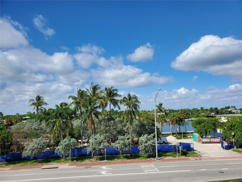 Beautiful sunsets views, remodeled condo in a very desired - Beach Condo for sale in Miami Beach, Florida on Beachhouse.com