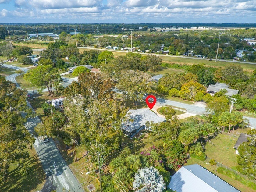 Nestled in a popular City neighborhood this home blends classic - Beach Home for sale in Vero Beach, Florida on Beachhouse.com