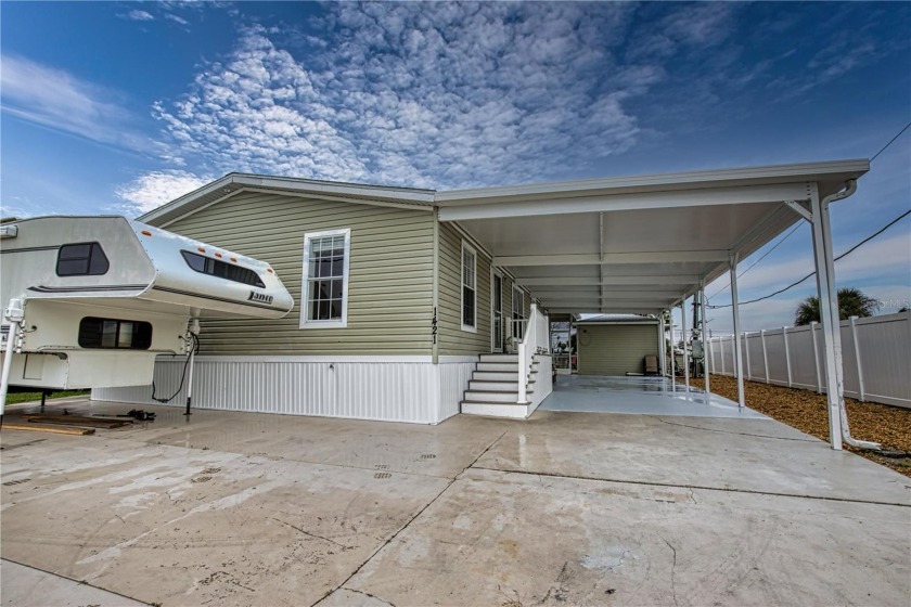 Do YOU crave the SALT LIFE, but need a BUDGET FRIENDLY option? - Beach Home for sale in Englewood, Florida on Beachhouse.com