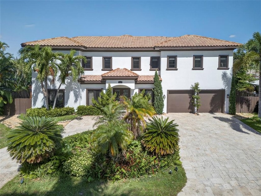 Spectacular renovated 6BD/6BA estate on an oversized lot just - Beach Home for sale in Lighthouse Point, Florida on Beachhouse.com