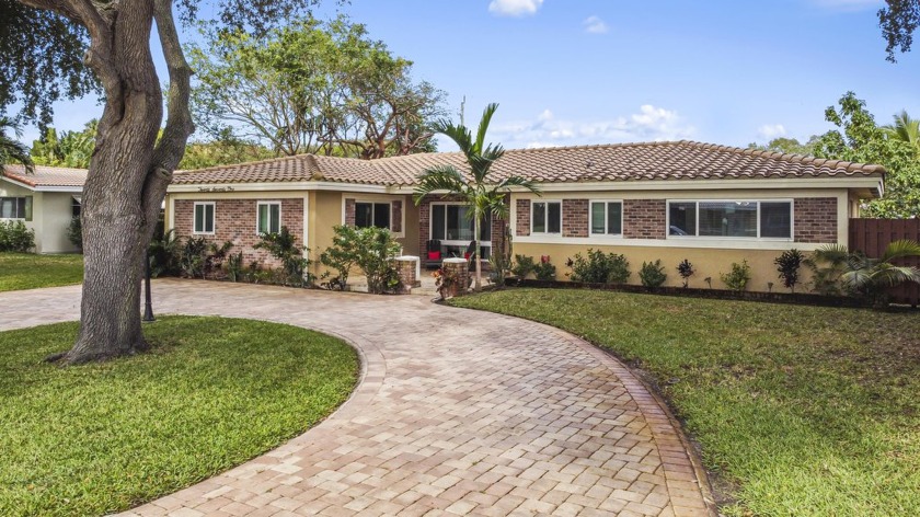 Luxurious 4 Bed, 3 Bath Home with Heated Pool in Lighthouse - Beach Home for sale in Lighthouse Point, Florida on Beachhouse.com