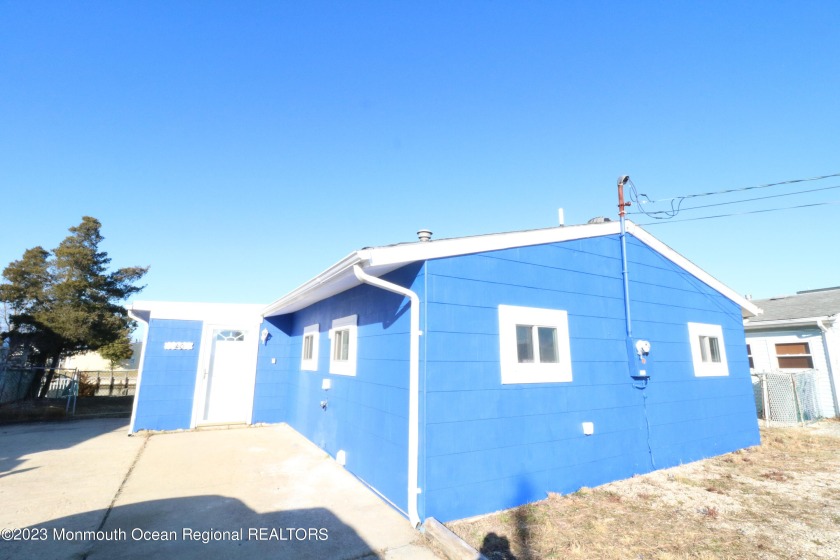 &#127958;&#65039; Fantastic Shore Living! Charming 3 Bed, 1 Bath - Beach Home for sale in Little Egg Harbor, New Jersey on Beachhouse.com