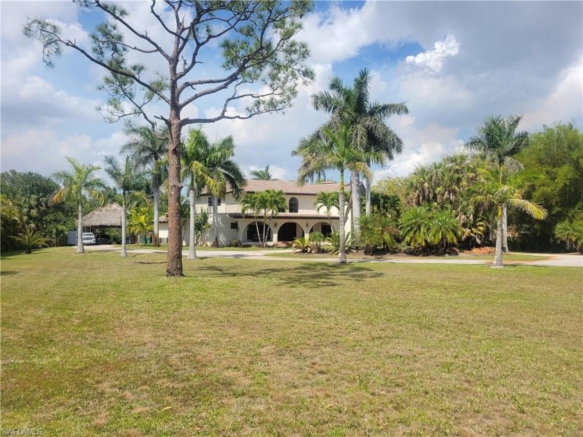 It's like owning your own park with an architecturally - Beach Home for sale in Naples, Florida on Beachhouse.com