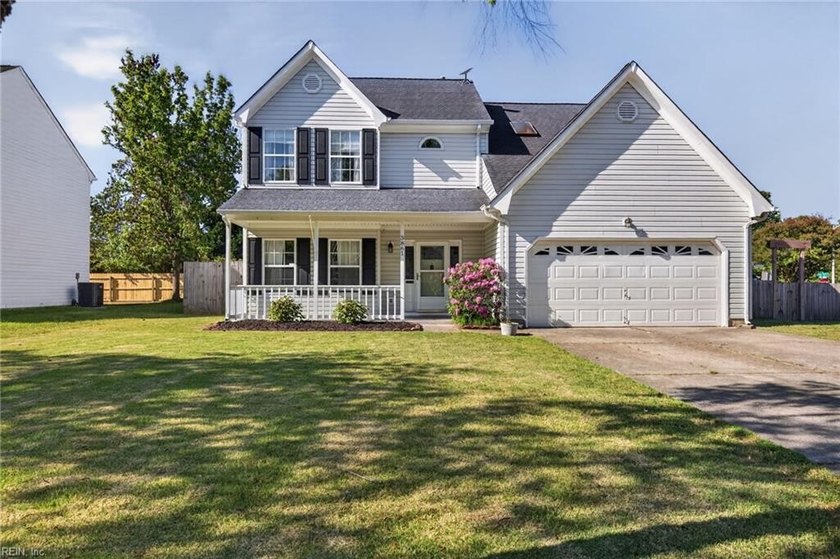 Beautiful 4 bedroom, 2.5 bath home situated on a large corner - Beach Home for sale in Virginia Beach, Virginia on Beachhouse.com