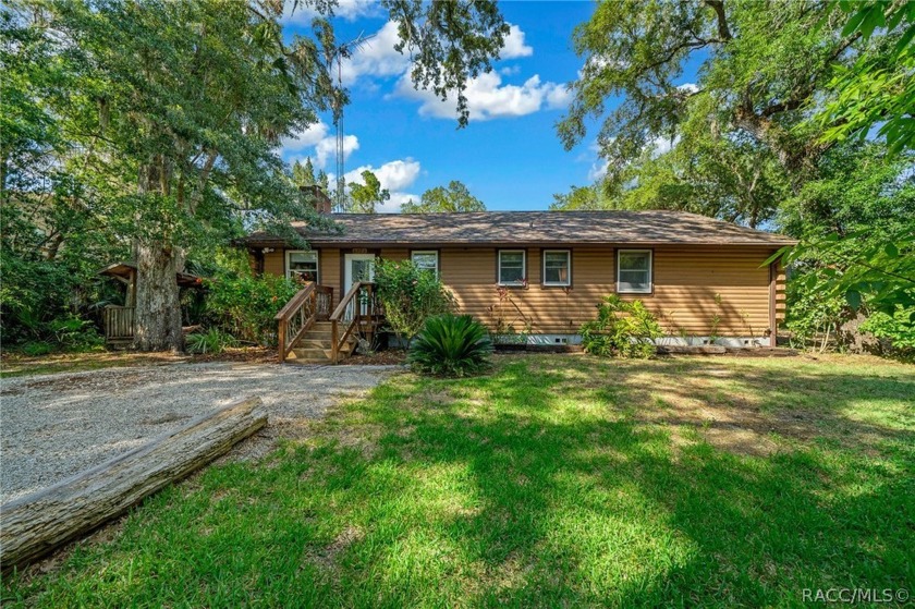 Welcome to your dream retreat--a charming 3-bedroom, 2-bathroom - Beach Home for sale in Homosassa, Florida on Beachhouse.com