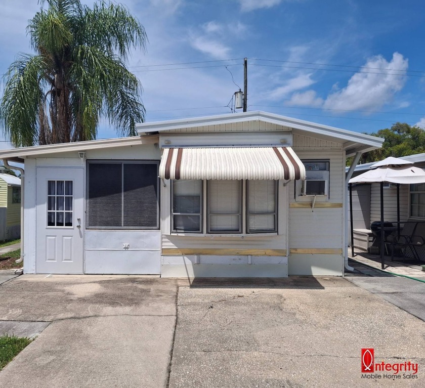 Cozy 500 sf 1/1 in well maintained 55+ Jasmine Lakes Travel - Beach Home for sale in Port Richey, Florida on Beachhouse.com