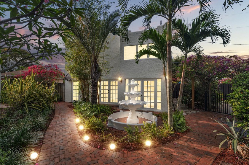 Two homes -- one booking -- a proven high-performing compound! - Beach Townhome/Townhouse for sale in West Palm Beach, Florida on Beachhouse.com