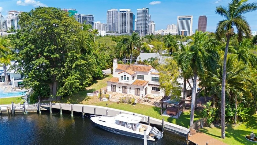 Fort Lauderdale's most exceptional waterfront estates. Nestled - Beach Home for sale in Fort Lauderdale, Florida on Beachhouse.com