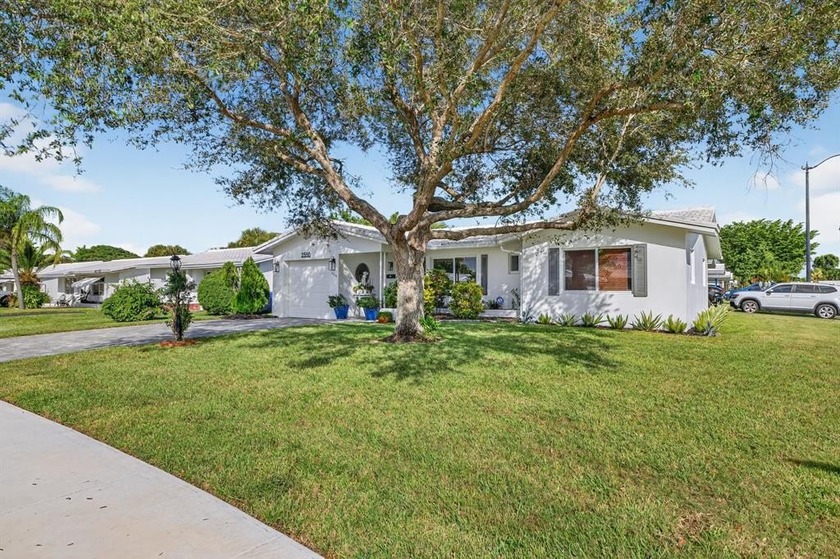 Beautifully renovated 2BR/2BA single-family home with NEW solar - Beach Home for sale in Pompano Beach, Florida on Beachhouse.com