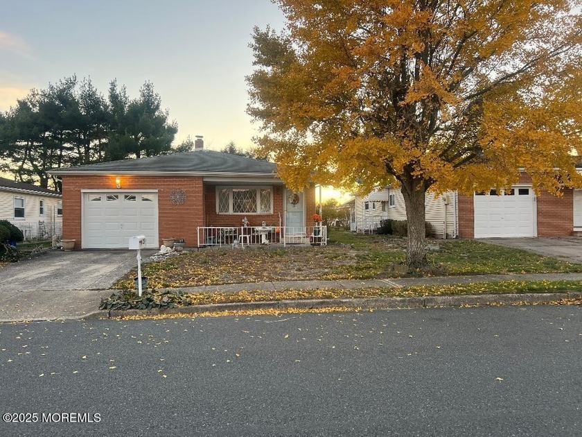 Look no further! This expanded Lakeview model is a stone throw - Beach Home for sale in Toms River, New Jersey on Beachhouse.com