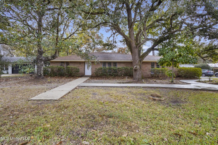 Welcome to a Charming Coastal Home A warm and inviting retreat - Beach Home for sale in Gautier, Mississippi on Beachhouse.com