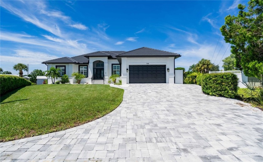 Under contract-accepting backup offers. The home of your Dreams - Beach Home for sale in Nokomis, Florida on Beachhouse.com