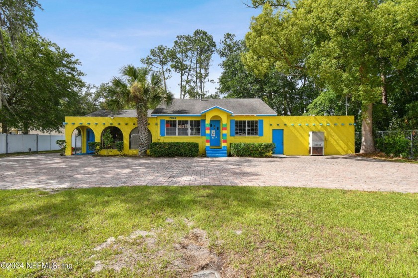 Fantastic opportunity to own a turnkey commercial building on a - Beach Commercial for sale in Jacksonville, Florida on Beachhouse.com