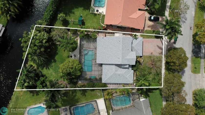Welcome to your dream waterfront pool home @ Country Address - Beach Home for sale in Cooper City, Florida on Beachhouse.com