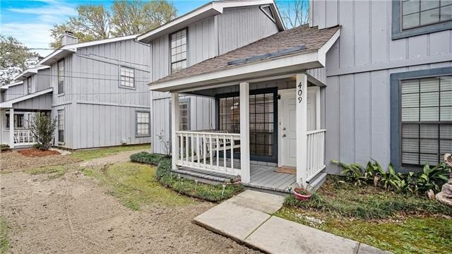 OCATION! Welcome to this adorable condo tucked away in the heart - Beach Condo for sale in Mandeville, Louisiana on Beachhouse.com