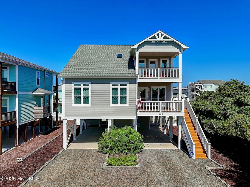 Here's an incredible, like-new 3-bedroom, 3-1/2 bath home - - Beach Home for sale in Holden Beach, North Carolina on Beachhouse.com