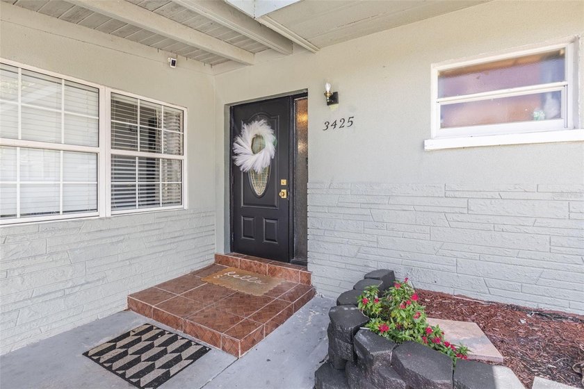 This beautiful home sits on a spacious lot of over 1,200 sq ft - Beach Home for sale in Port Charlotte, Florida on Beachhouse.com