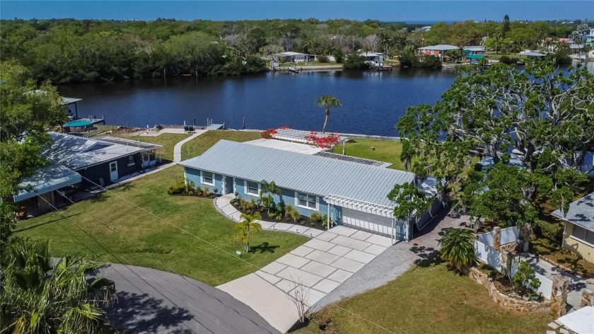 Under contract-accepting backup offers. Welcome to waterfront - Beach Home for sale in Ruskin, Florida on Beachhouse.com