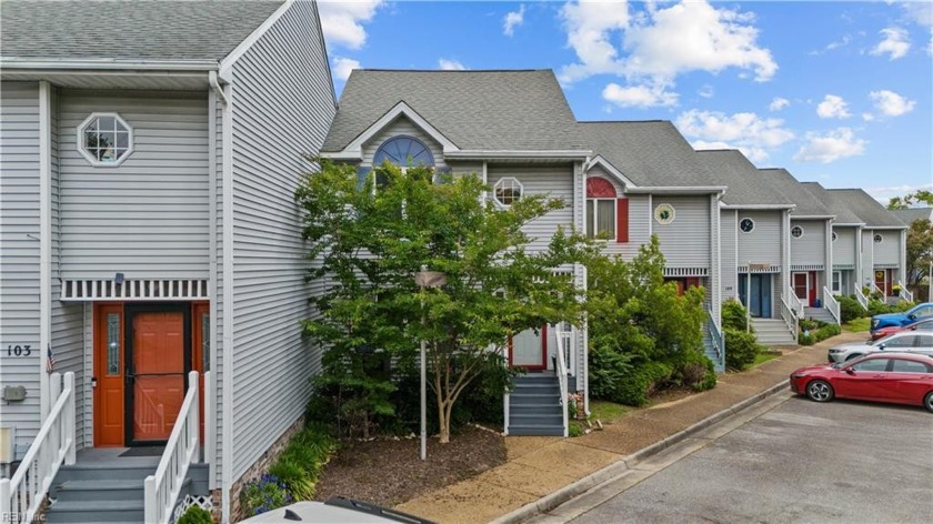 Welcome to your oasis!! Spacious waterfront condo with deep - Beach Home for sale in Hampton, Virginia on Beachhouse.com
