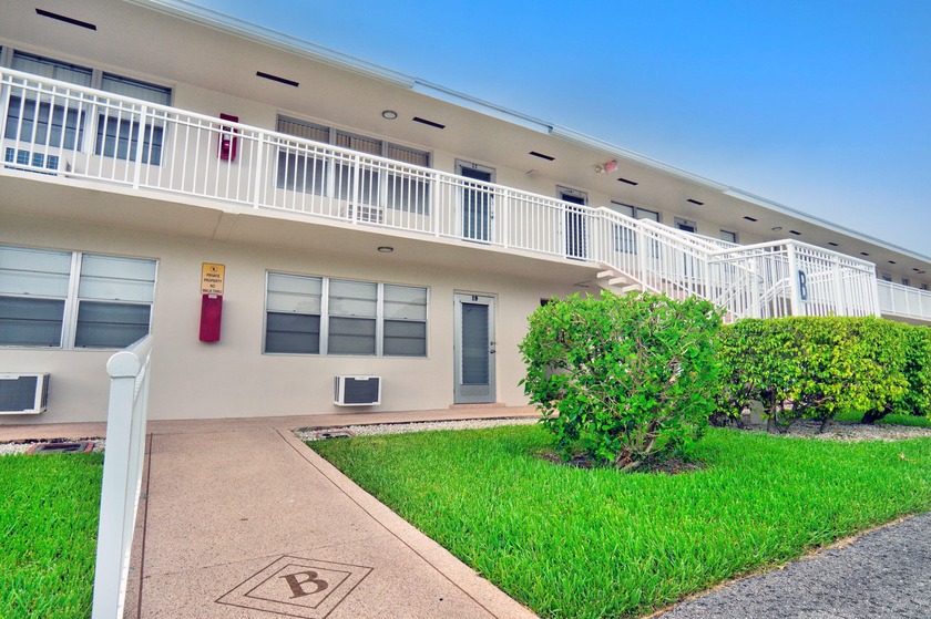 Discover the ease of Florida living in this delightful ground - Beach Condo for sale in West Palm Beach, Florida on Beachhouse.com
