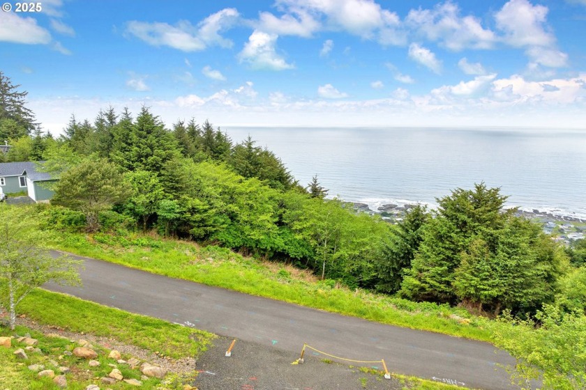 Enjoy stunning Pacific Ocean views from this unique lot in the - Beach Lot for sale in Yachats, Oregon on Beachhouse.com